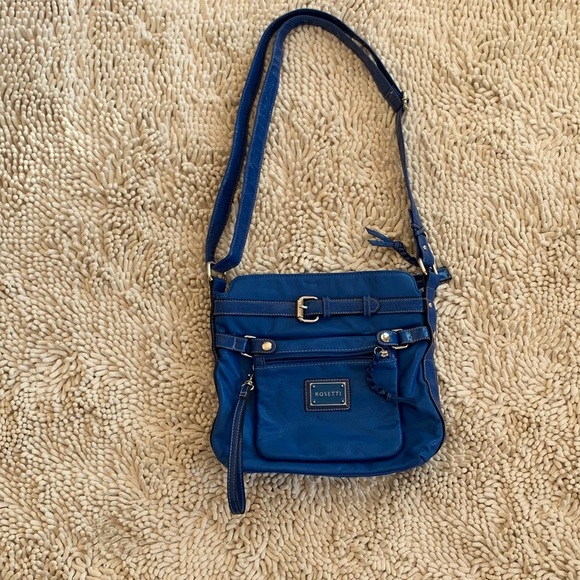 blue shoulder bag with a detachable wristlet 🔥 - Picture 2 of 6